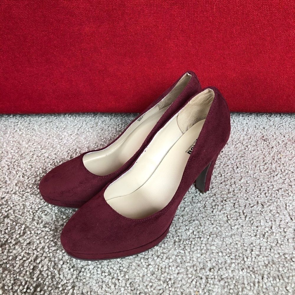 NWOB Unlisted by Kenneth Cole Filmmaker Platform Pumps